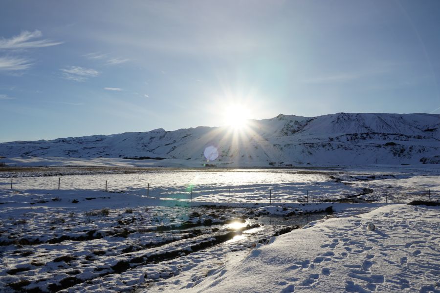 Islands Südküste im Winter bei Schnee