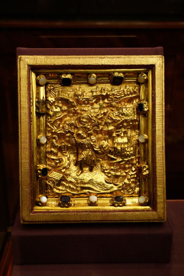 Goldenes Buch in der Schatzkammer Wien