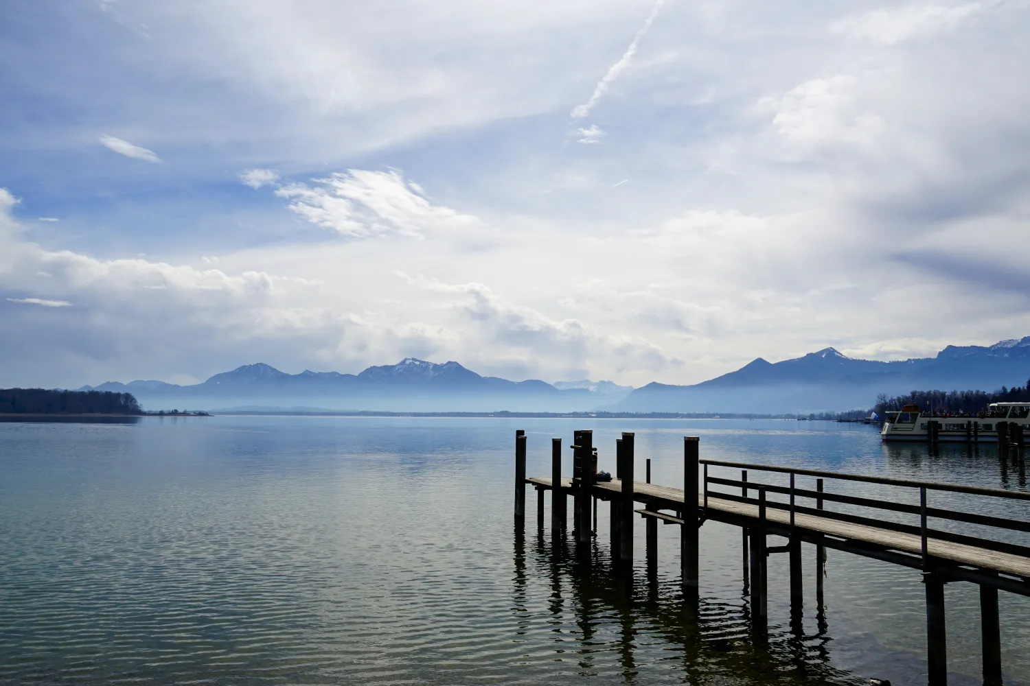 Frühlingserwachen am Chiemsee: Natur und Glück entdecken