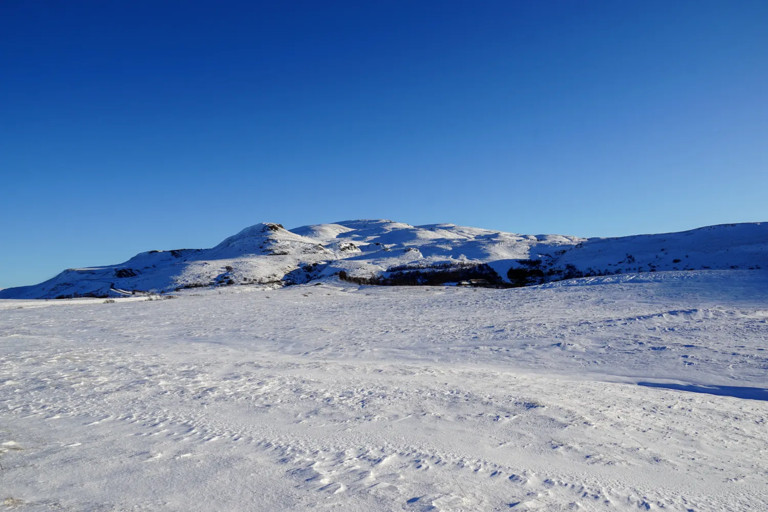 Abenteuer in Island: Entdeckungen im Schnee